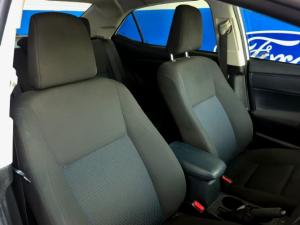 Toyota Corolla Quest 1.8 Plus manual - Image 12