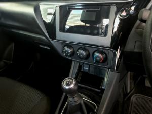 Toyota Corolla Quest 1.8 Plus manual - Image 14