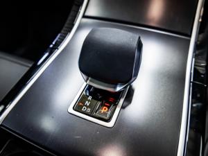 Land Rover Range Rover Velar D300 Dynamic SE - Image 15