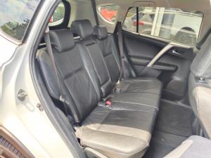 Toyota RAV4 2.0 GX - Image 10