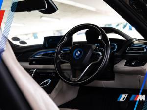 BMW i8 eDrive coupe Protonic Frozen Yellow Edition - Image 12