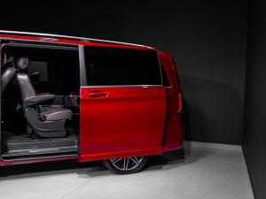Mercedes-Benz V-Class V250d Avantgarde AMG Line - Image 11