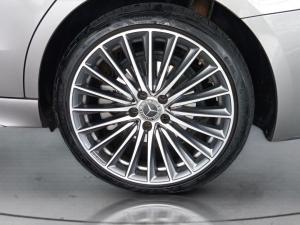 Mercedes-Benz C-Class C220d Avantgarde - Image 16