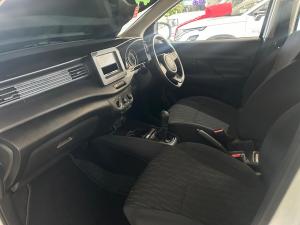 Toyota Rumion 1.5 S - Image 4