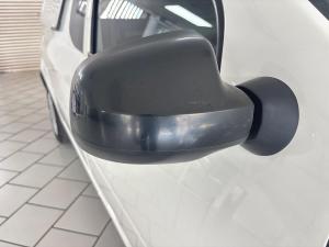 Nissan NP200 1.6i safety pack (aircon) - Image 13