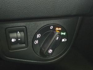 Volkswagen Polo hatch 1.0TSI Life manual - Image 12