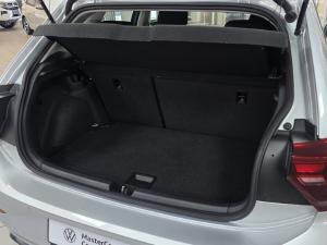 Volkswagen Polo hatch 1.0TSI Life manual - Image 22