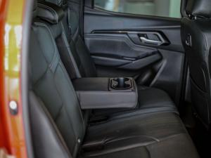 Isuzu D-Max 3.0TD double cab V-Cross 4x4 - Image 20