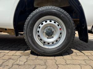 Toyota Hilux 2.0 single cab S (aircon) - Image 13