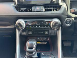 Toyota RAV4 2.0 VX - Image 14