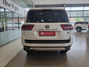 Toyota Landcruiser 300 V6 3.3D GR-S - Image 5