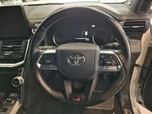 Toyota Landcruiser 300 V6 3.3D GR-S - Image 8