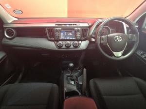 Toyota RAV4 2.0 GX automatic - Image 6