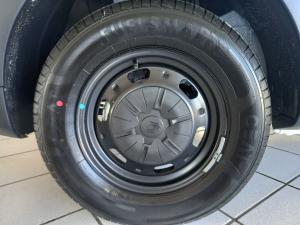 Renault Triber 1.0 Evolution - Image 8