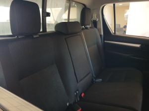 Toyota Hilux 2.4 GD-6 Raider X 4X4 automaticD/C - Image 15