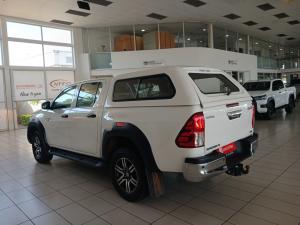 Toyota Hilux 2.4 GD-6 Raider X 4X4 automaticD/C - Image 17