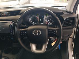 Toyota Hilux 2.4 GD-6 Raider X 4X4 automaticD/C - Image 8