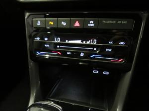 Volkswagen T-CROSS 1.5 TSI R-LINE DSG - Image 12