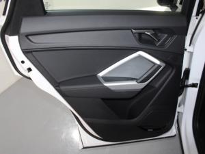 Audi Q3 35 Tfsi Stronic Black Edition - Image 13