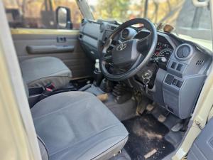 Toyota Land Cruiser 79 2.8 GD-6S/C - Image 6
