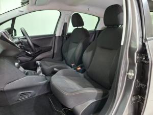 Peugeot 208 1.2 Active - Image 14