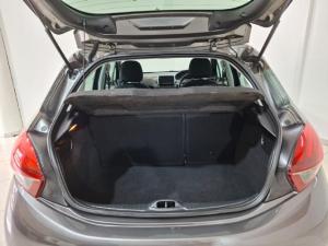 Peugeot 208 1.2 Active - Image 16
