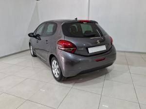 Peugeot 208 1.2 Active - Image 4