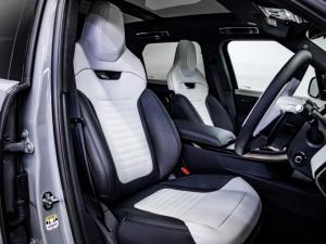 Land Rover Range Rover Sport 4.4 SV+ - Image 13