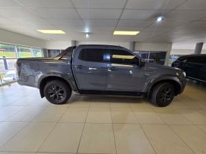 Isuzu D-Max 3.0TD double cab V-Cross - Image 6