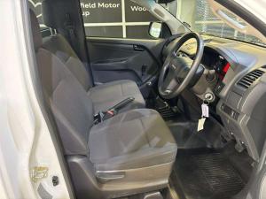 Isuzu D-Max Gen 6 250 single cab Fleetside safety - Image 11