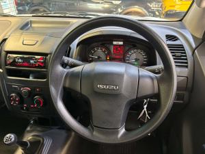 Isuzu D-Max Gen 6 250 single cab Fleetside safety - Image 13