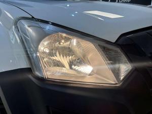 Isuzu D-Max Gen 6 250 single cab Fleetside safety - Image 4