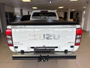 Isuzu D-Max Gen 6 250 single cab Fleetside safety - Image 8