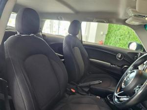 MINI Hatch Cooper Hatch 3-door auto - Image 13