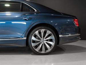 Bentley Flying Spur W12 Mulliner - Image 19