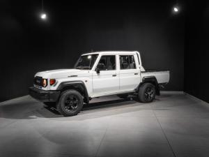 Toyota Land Cruiser 79 4.2D double cab - Image 17
