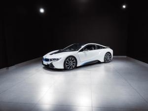 BMW i8 eDrive coupe Protonic Frozen Yellow Edition - Image 12