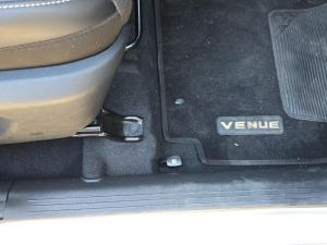 Hyundai Venue 1.0T Fluid auto - Image 11