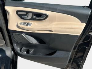 Mercedes-Benz V-Class V300d Exclusive - Image 17