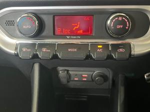 Kia Rio hatch 1.4 Tec - Image 12
