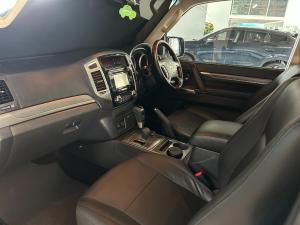 Mitsubishi Pajero 3-door 3.2DI-D GLS - Image 13