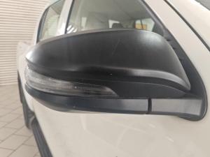 Toyota Hilux 2.4GD-6 double cab 4x4 Raider manual - Image 19