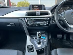 BMW 3 Series 320i auto - Image 17