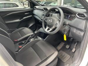 Nissan Magnite 1.0 Visia auto - Image 13