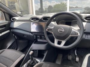 Nissan Magnite 1.0 Visia auto - Image 18