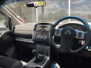 Nissan Navara 4.0 V6 double cab 4x4 LE - Image 16