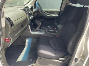Nissan Navara 4.0 V6 double cab 4x4 LE - Image 9