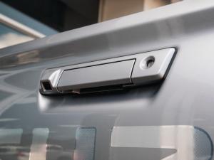 Isuzu D-Max 1.9TD double cab LS auto - Image 11