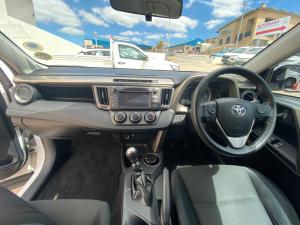 Toyota RAV4 2.0 GX - Image 6