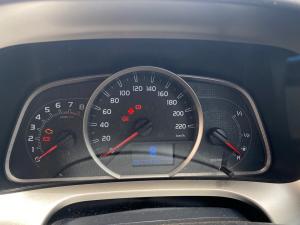 Toyota RAV4 2.0 GX - Image 9